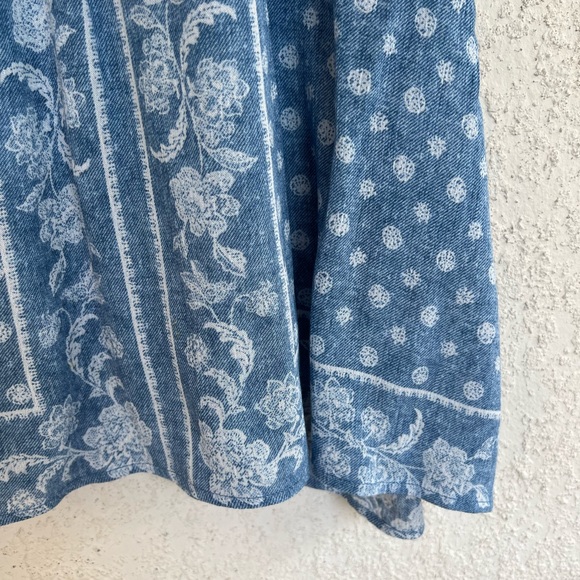 Monteau Denim Blue Floral Kerchief Tank Top (Large) - Picture 4 of 7